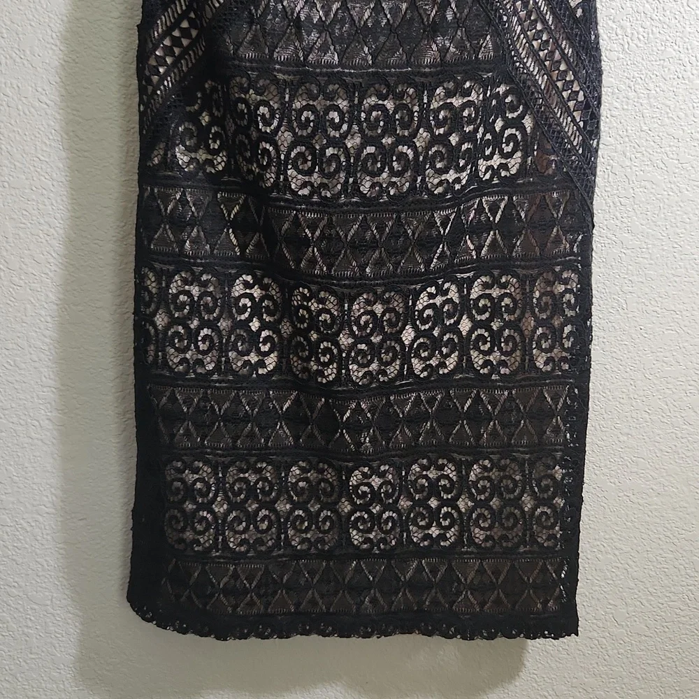 Lipsy London black lace halter dress, size 4 - Picture 3 of 8